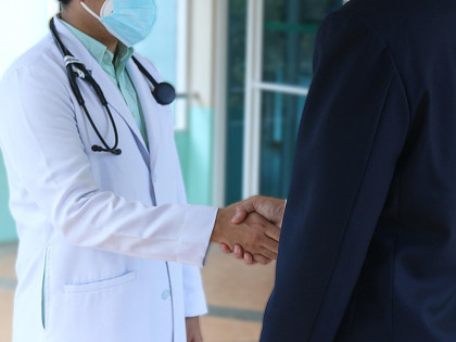¿Cómo funciona una visita médica a domicilio?