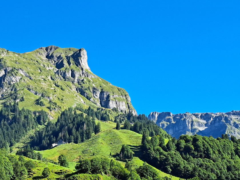 Dangers en Montagne et dans les Parcs Naturels : Chutes, Désorientation – Conseils de Doctor Home Visit