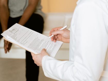 Guía para Elegir un Médico de Familia en el Extranjero: Claves para tu Salud Global