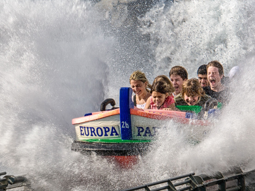 Conséquences inhabituelles de l'amusement : Comment le divertissement à Port Aventura peut mener à un mal de gorge